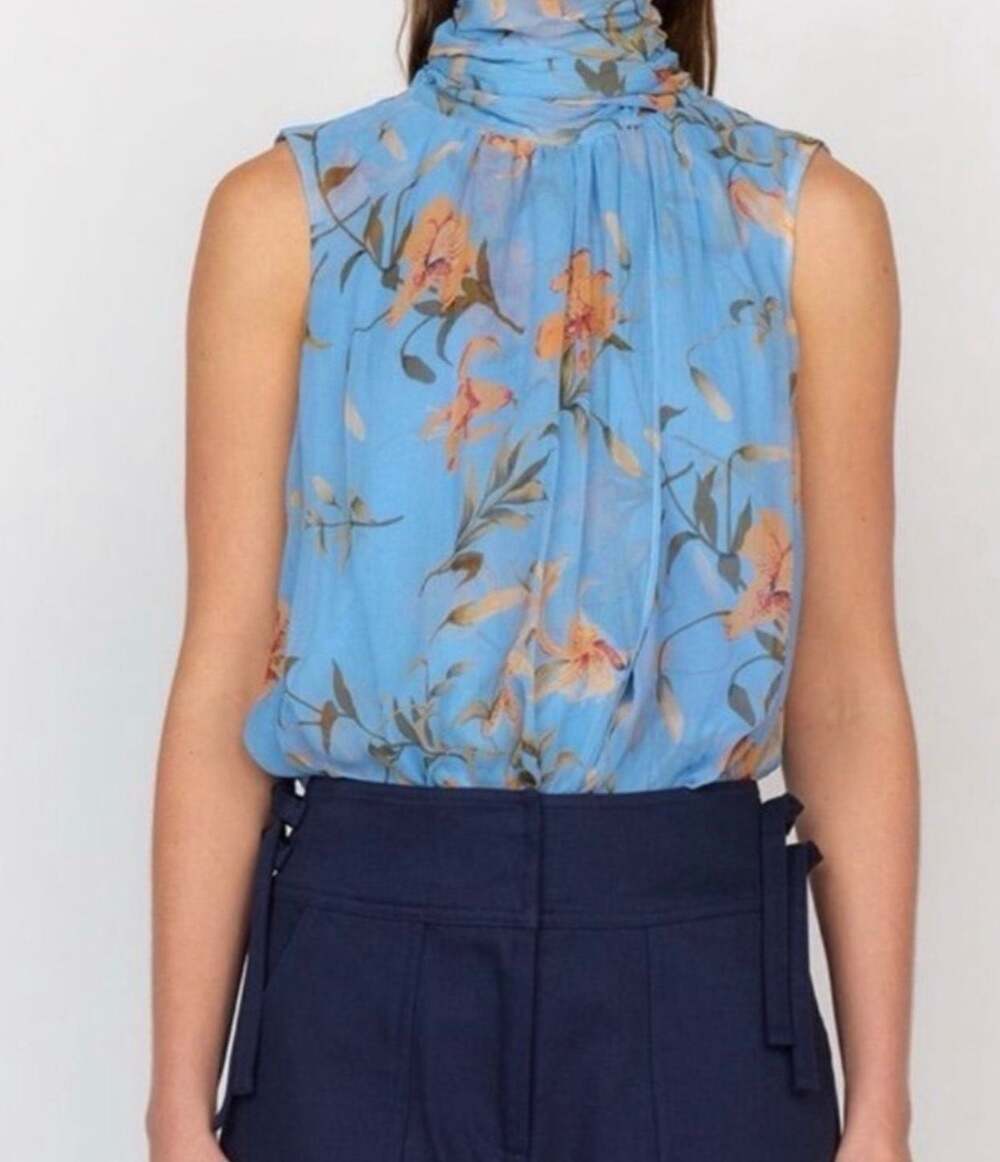 NWT CHRISTY LYNN Teagan Blouse (MSRP $425) Blue Floral Sleeveless Cami xs